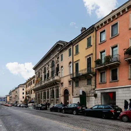 Dimora La Fratta 招待所